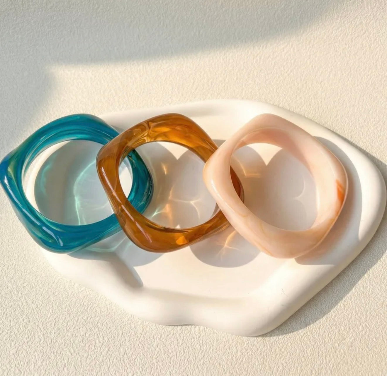Pulseras en resina.