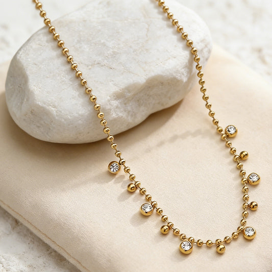 Step-necklace.