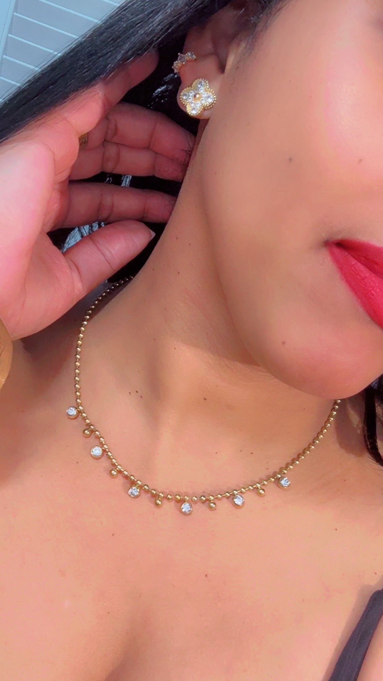 Step-necklace.