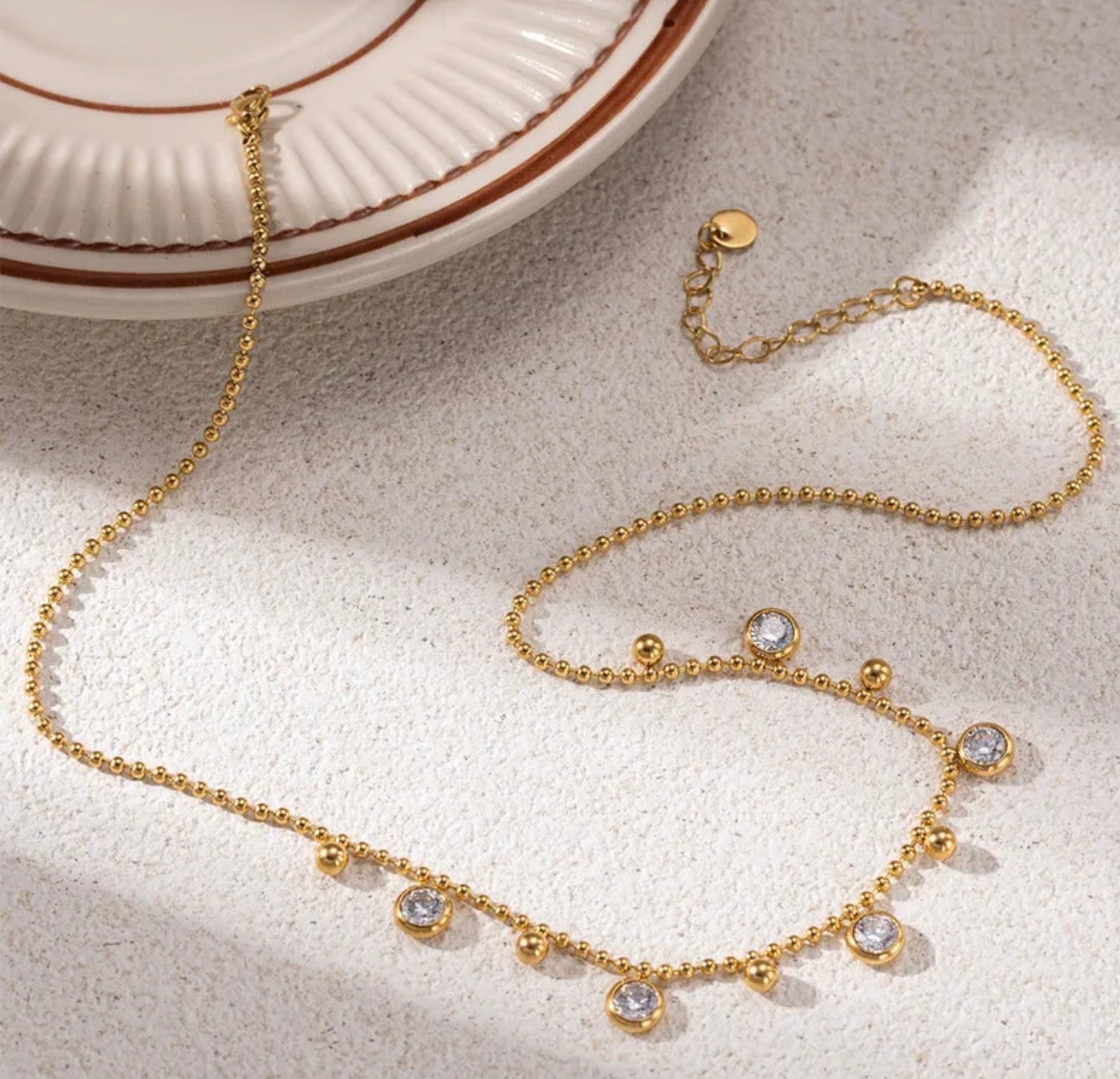 Step-necklace.