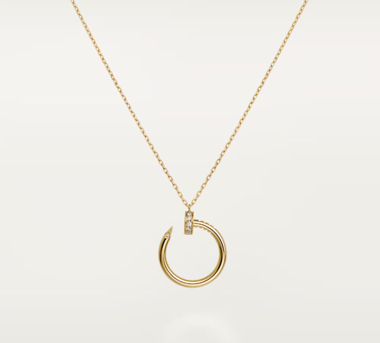 Cla-pendant necklace