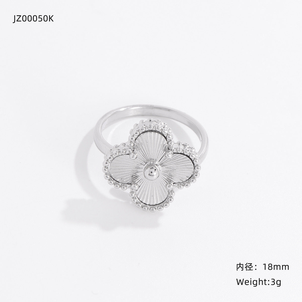 Clover ring ajustable.