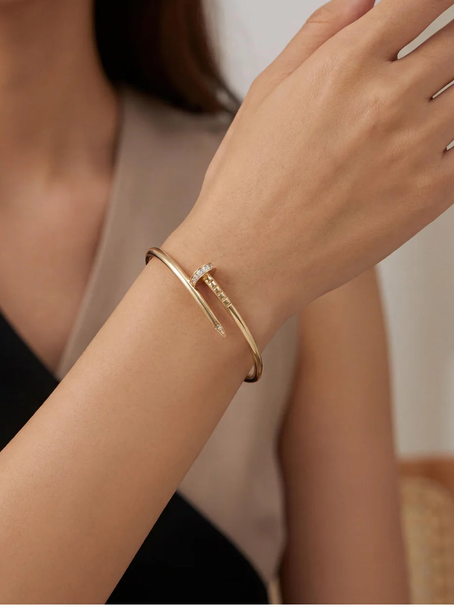 Flag-bracelet. Gold stone. Fina versión
